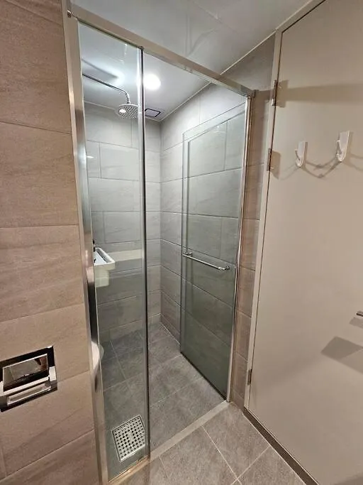 Yeongjeong Ocean & Park View Apartment Incheon South Korea