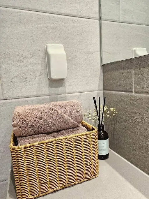 Yeongjeong Ocean & Park View Apartment Incheon